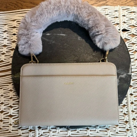 Calpak travel crossbody wallet - Picture 5 of 8